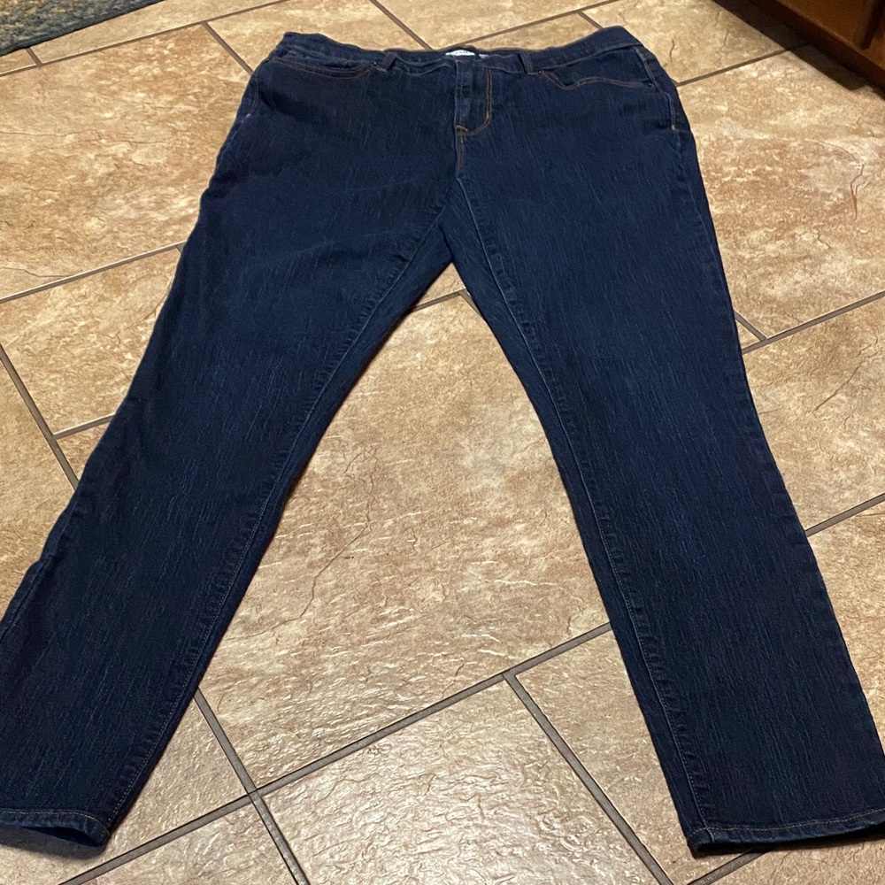 Old Navy Women’s Curvy Skinny Size 12L Jeans in Dark Indigo Blue Stretch Casual